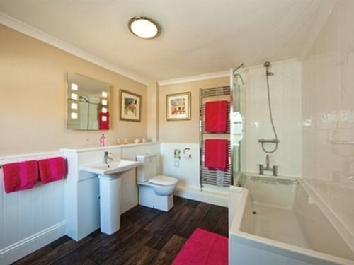 Heathcote House 3*