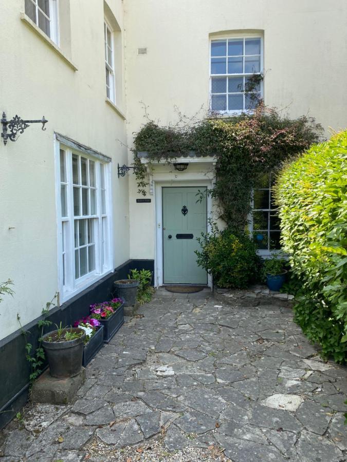 Heathcote House Bed & Breakfast Milborne Saint Andrew